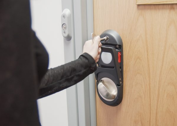 Lifeline key use on electronic lockset